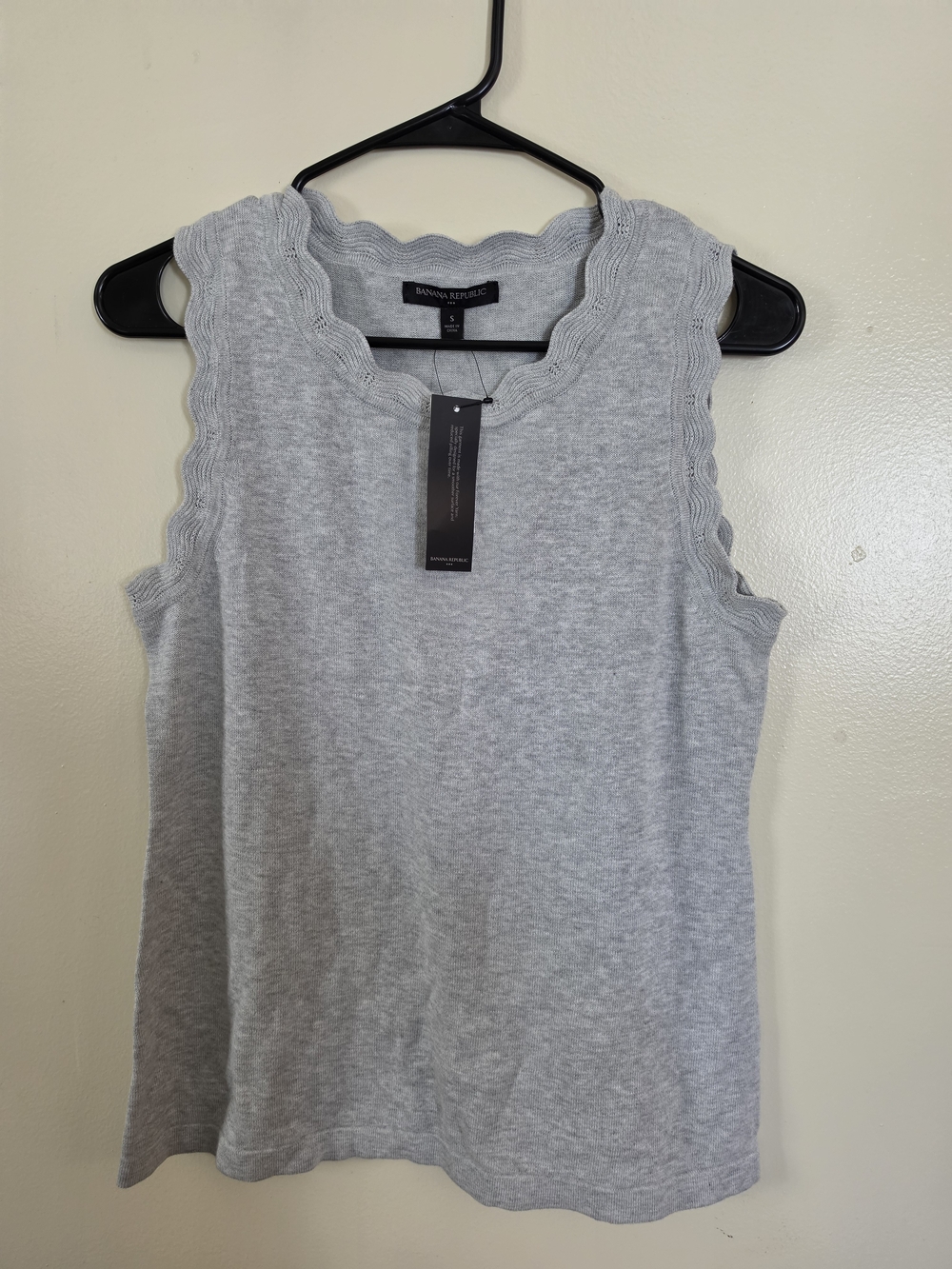 Banana Republic Heather Gray Scallop-Edge Knit Tank Size S